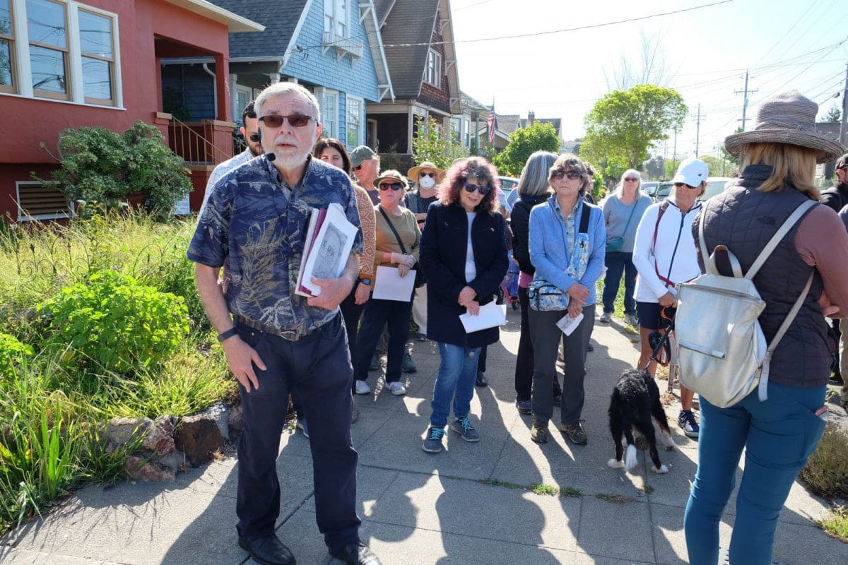 Alameda Post - Dennis Evanosky leads a walking tour of the Victorian-era architectural styles of Alameda's East End