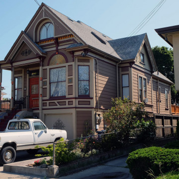 Alameda Post - "Don't Call Them Victorians" walking tour of the Gold Coast, April 23, 2022