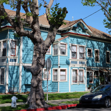 Alameda Post - "Don't Call Them Victorians" walking tour of the Gold Coast, April 23, 2022 – Italianate or stick house
