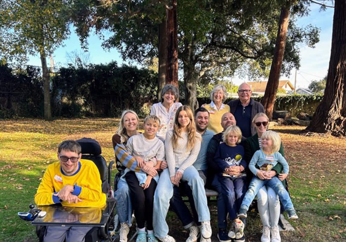 Alameda Post - a modern day photo of a family gathered at Lincoln Park