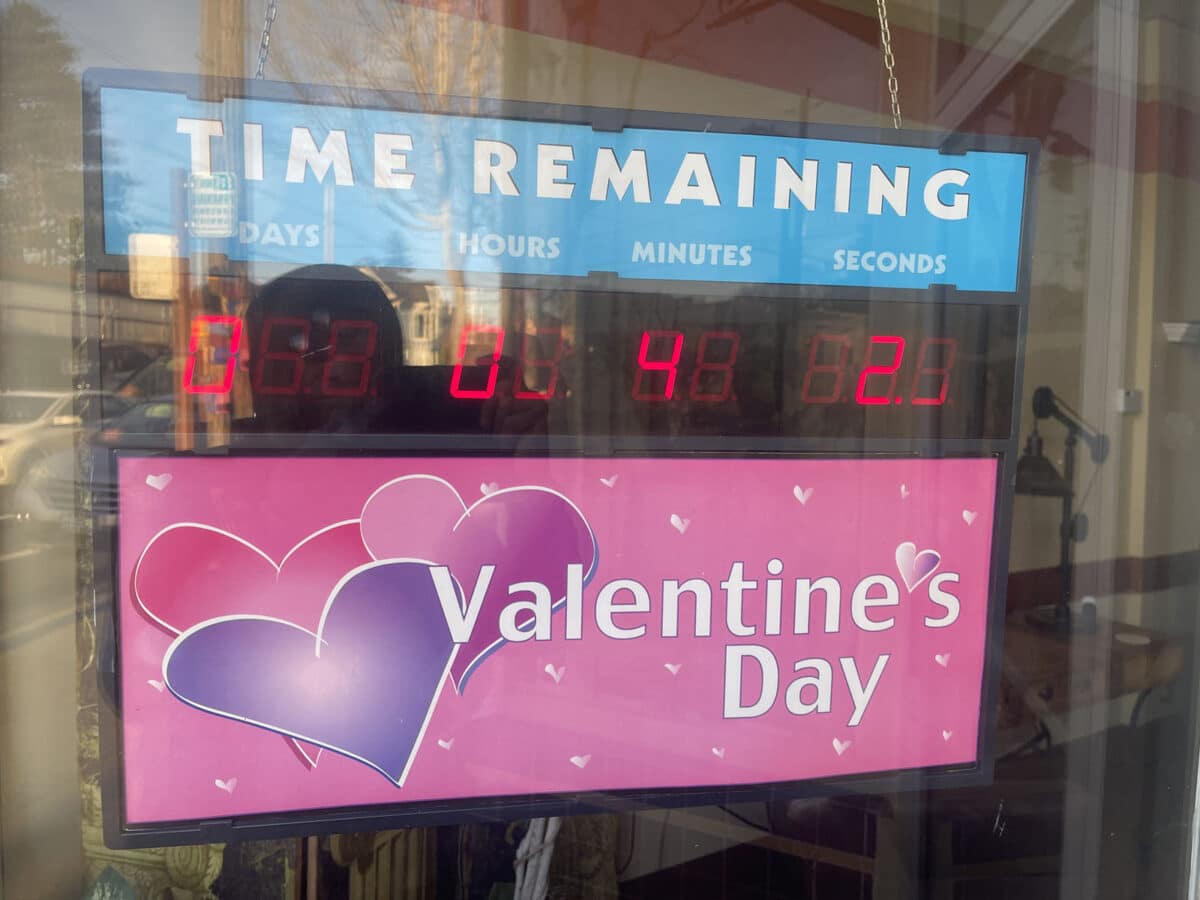 Alameda Post - a countdown clock to Valentine's day that is incorrect.