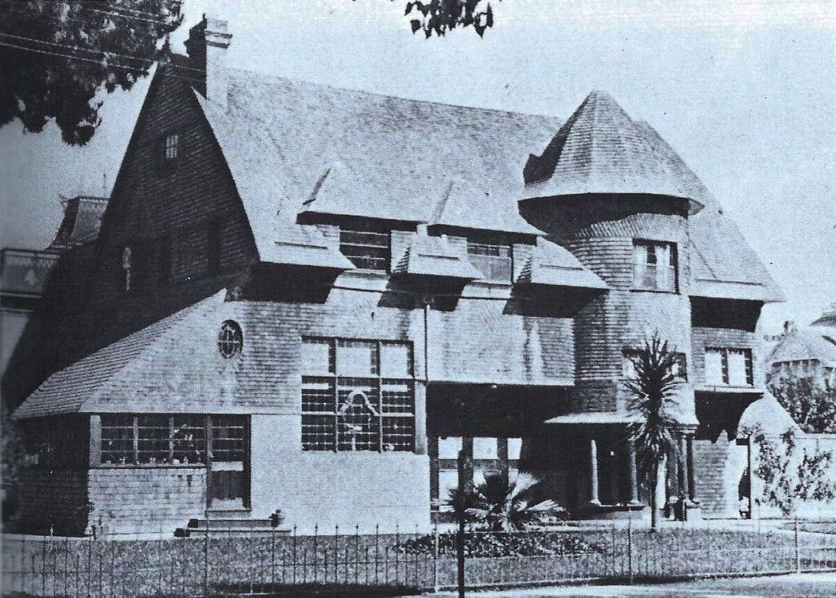Alameda Post - A black and white photo of Cedar Gables.