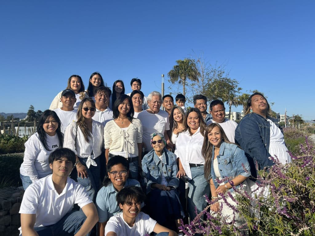 Alameda Post - Teresita "Tita" De Leon in a large family photo