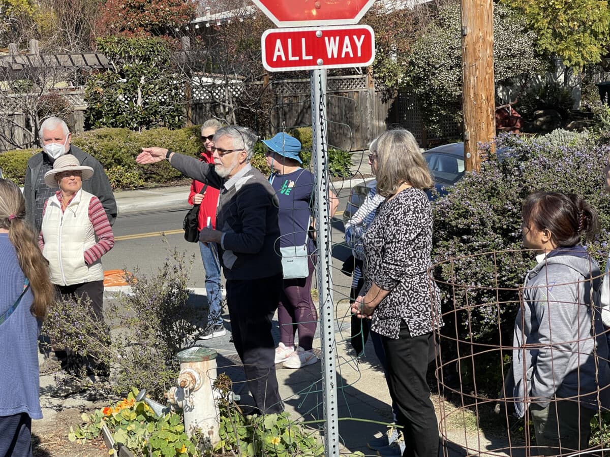 Alameda Post - Dennis Evanosky leads a walking tour of the original town of Alameda