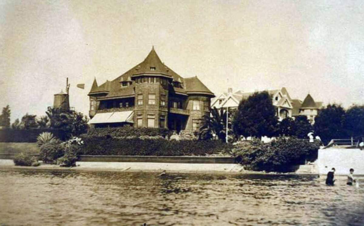 Alameda Post - an old photo of a sprawling piece of property at 899 Union Street