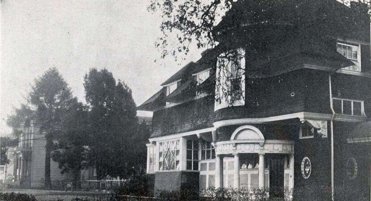 Alameda Post - An old black and white photo of 1724 Santa Clara Avenue.