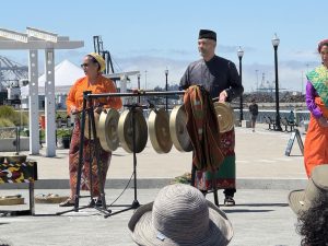 Alameda Post - musicians at Rising Seas