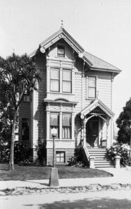 Alameda Post - a black and white photo of a Park Avenue home