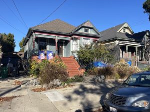 Alameda Post - A photo of a house where Little Crumbles Day Care is.
