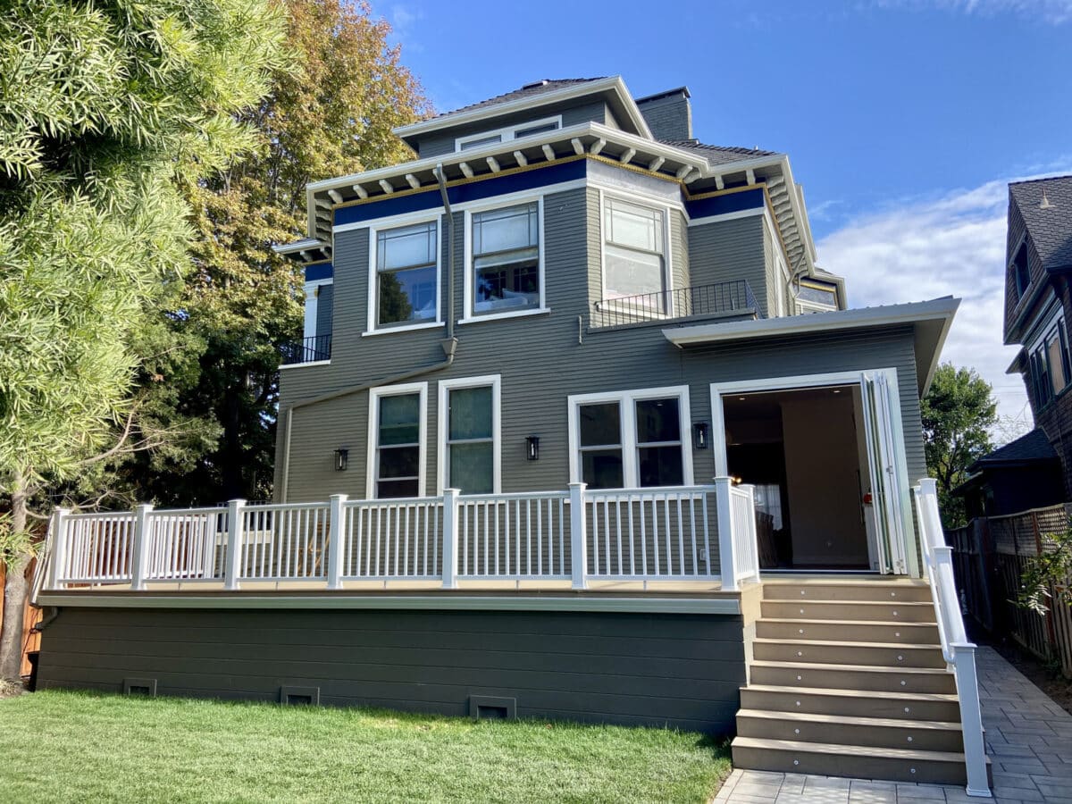Alameda Post - the rear of 921 Grand Street